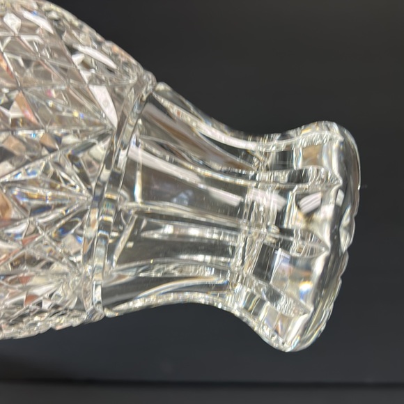 Vintage cut crystal tall ewer with etched floral design - Picture 10 of 12